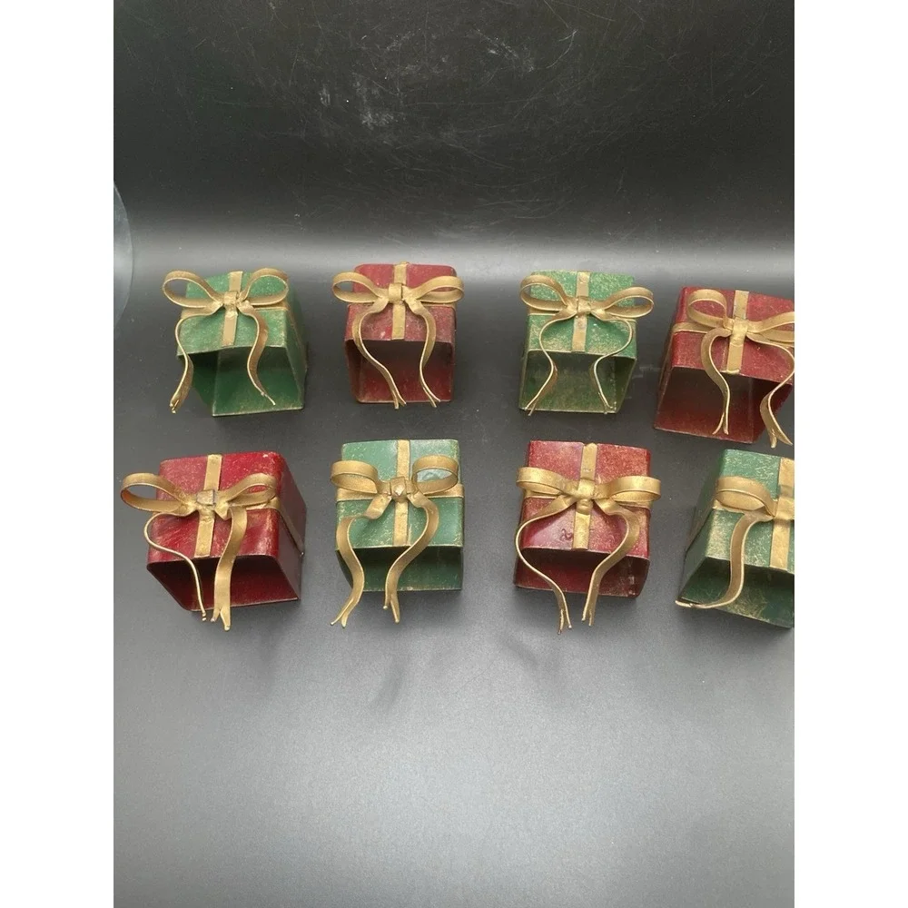 Vtg rare Red And Green Christmas Gift Metal Napkin Rings Set Of 8